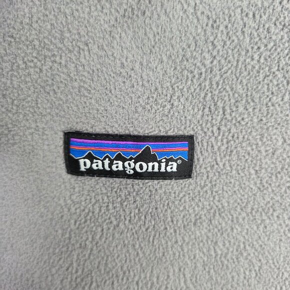 Womens Patagonia Gray 1/4 Zip Fleece Pullover Lightweight 100% Polyester Size M - Picture 2 of 7